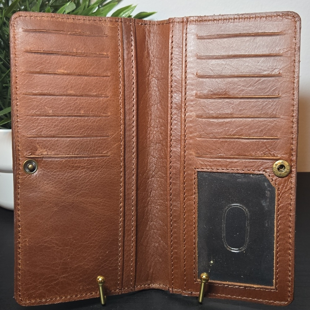 Handcrafted Brown Tooled Longhorn Leather Wallet - Picture 5 of 7